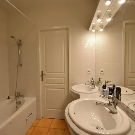 In With Private Pool Escales
